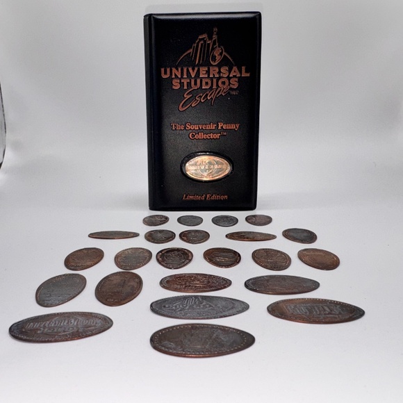 Universal Studios The Souvenir Pressed Penny Collector Booklet Limited Edition - Picture 1 of 15